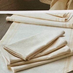 Holiday napkins set of 4